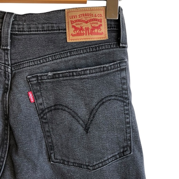 Levi’s Wedgie Straight Black Distressed Jeans Size 30 - Picture 12 of 16